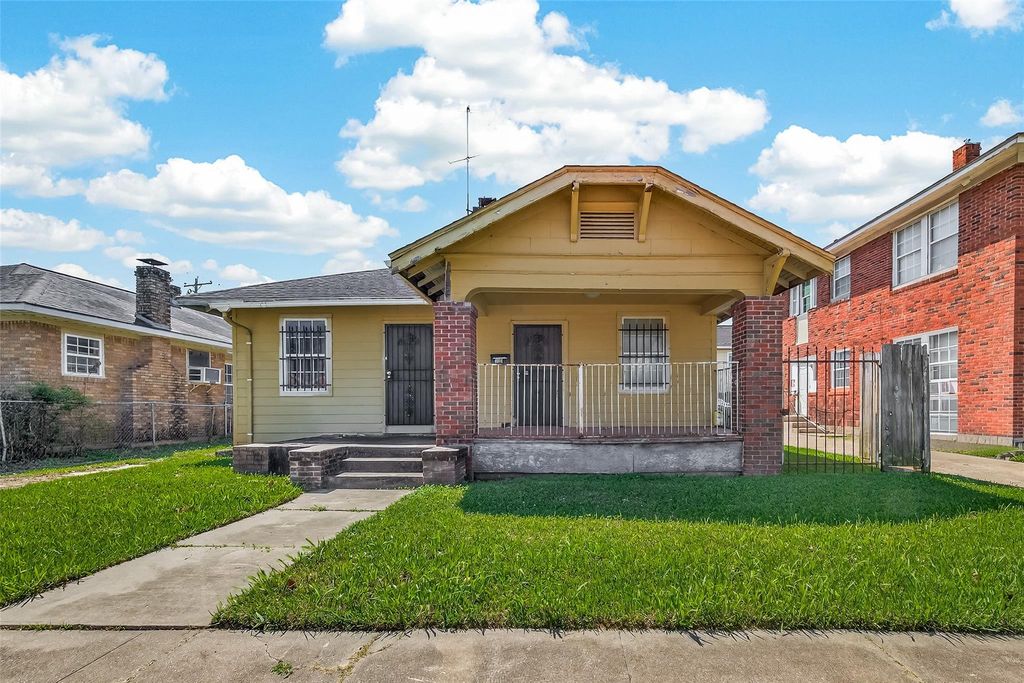 4016 Woodleigh Street, Houston, TX 77023