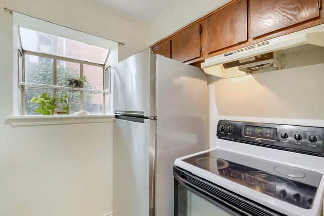 6903 Deatonhill DR 20, Austin, TX 78745