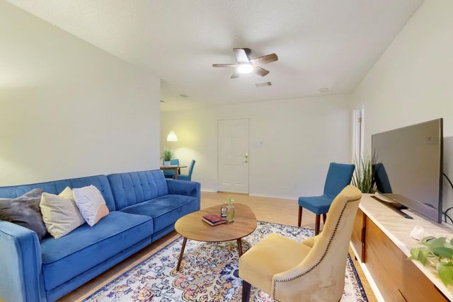 6903 Deatonhill DR 20, Austin, TX 78745