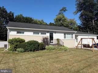 93 OLD WILLOW MILL RD, Mechanicsburg, PA 17050