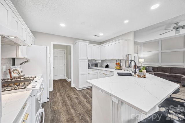 13826 Hatton Cross Drive, Charlotte, NC 28278