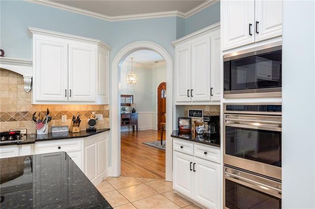 3552 Lake Ridge Drive, Gainesville, GA 30506