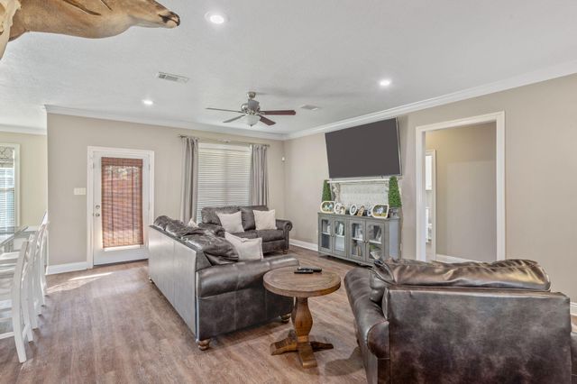 1018 Magdalena St, Sulphur, LA 70663