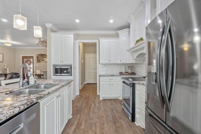 1018 Magdalena St, Sulphur, LA 70663