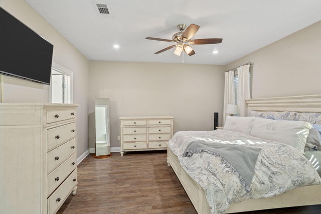 1018 Magdalena St, Sulphur, LA 70663