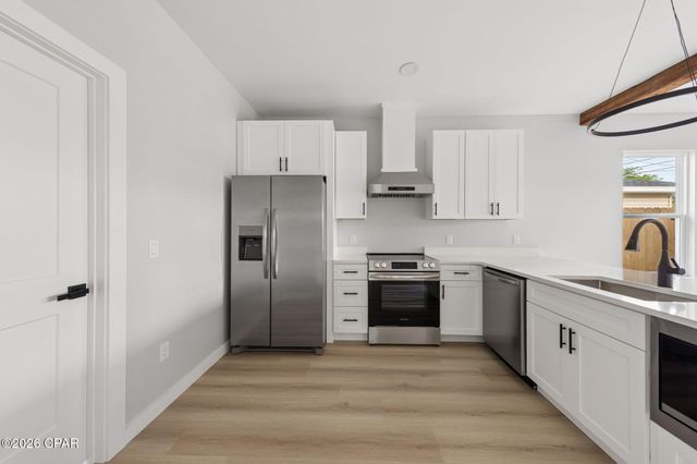 517 E 8th Street, Panama City, FL 32401