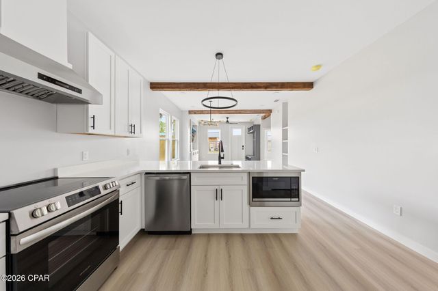 517 E 8th Street, Panama City, FL 32401