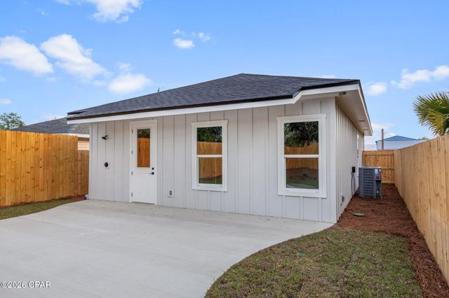 517 E 8th Street, Panama City, FL 32401