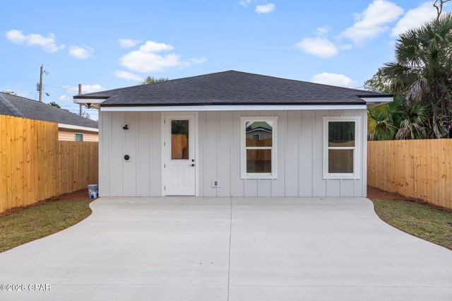 517 E 8th Street, Panama City, FL 32401