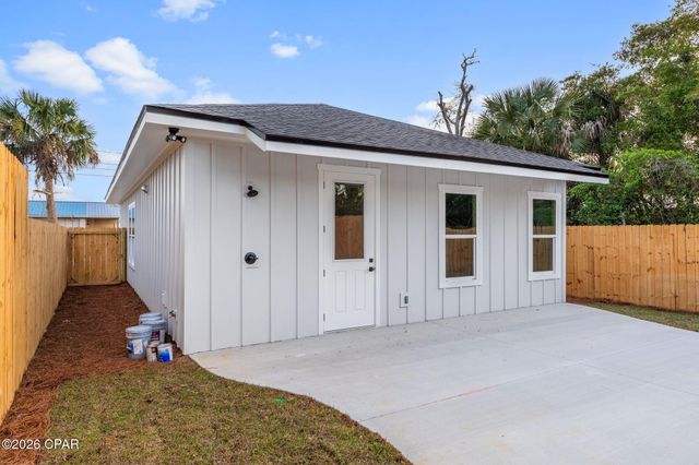 517 E 8th Street, Panama City, FL 32401