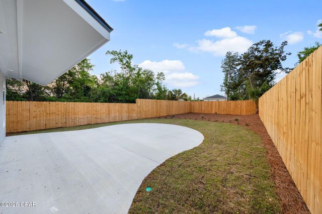 517 E 8th Street, Panama City, FL 32401