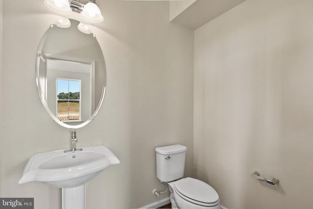 516 HARBORVIEW DR, Oxon Hill, MD 20745