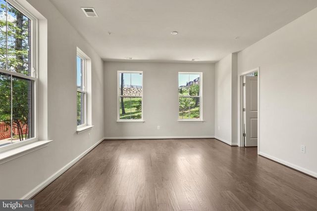 516 HARBORVIEW DR, Oxon Hill, MD 20745