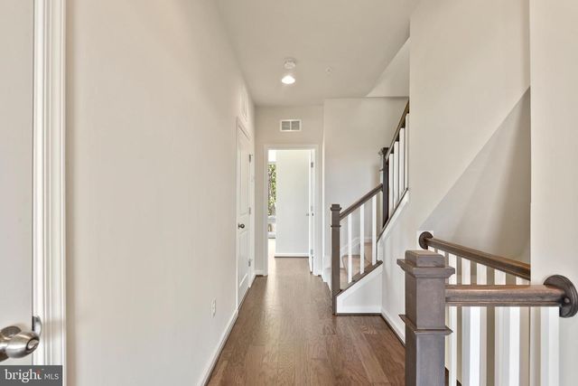 516 HARBORVIEW DR, Oxon Hill, MD 20745