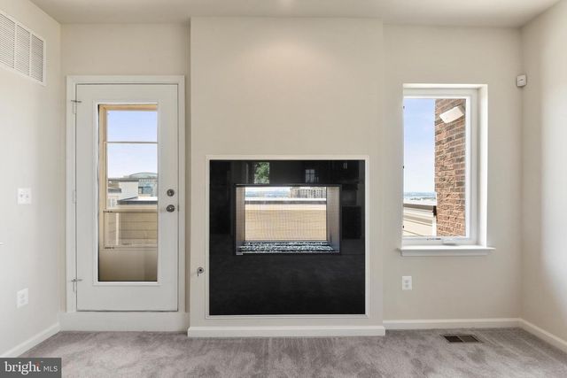 516 HARBORVIEW DR, Oxon Hill, MD 20745