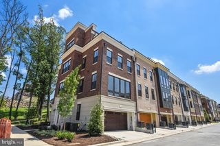 516 HARBORVIEW DR, Oxon Hill, MD 20745
