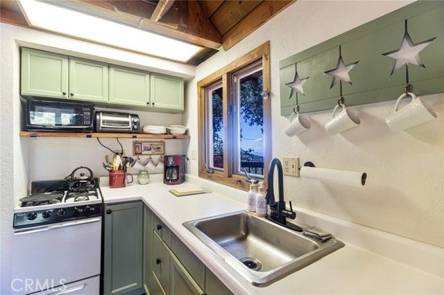 24387 Rocky Point Road, Idyllwild, CA 92549