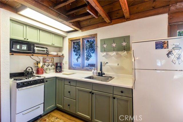 24387 Rocky Point Road, Idyllwild, CA 92549