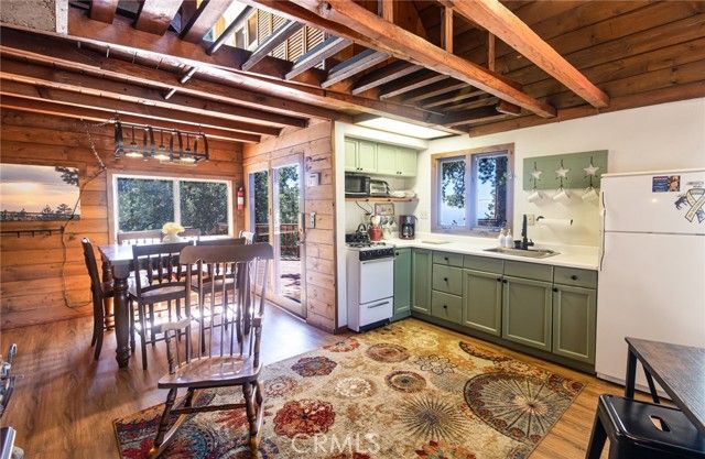 24387 Rocky Point Road, Idyllwild, CA 92549