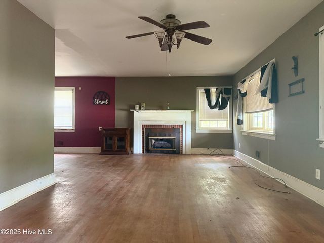 209 E Ridge Street, Rose Hill, NC 28458