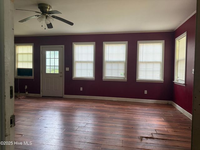 209 E Ridge Street, Rose Hill, NC 28458