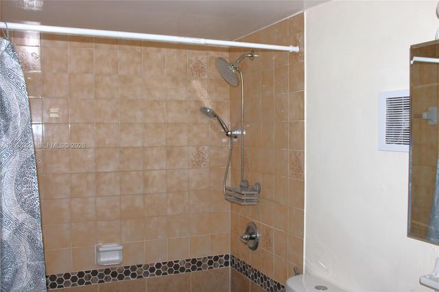 2260 W 55th St 2, Hialeah, FL 33016