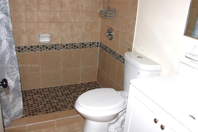 2260 W 55th St 2, Hialeah, FL 33016