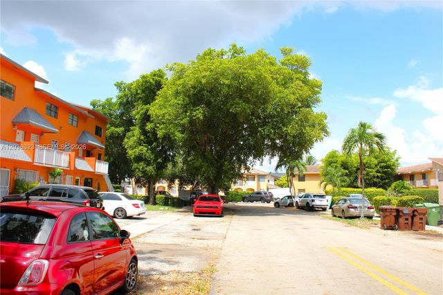 2260 W 55th St 2, Hialeah, FL 33016
