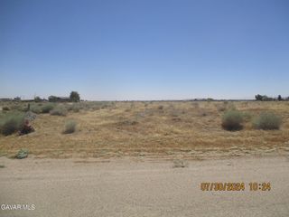 Cor 235 Stw Pav B8 # B8, Fairmont, CA 93536