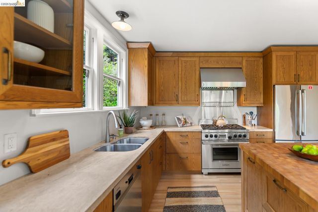 25 Stonewall Rd, Berkeley, CA 94705