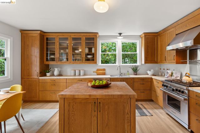 25 Stonewall Rd, Berkeley, CA 94705