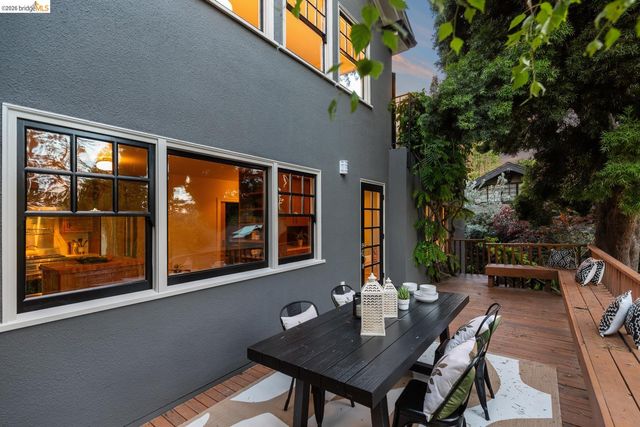 25 Stonewall Rd, Berkeley, CA 94705