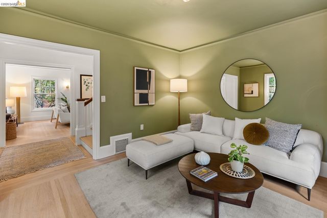 25 Stonewall Rd, Berkeley, CA 94705