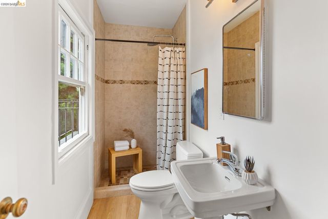 25 Stonewall Rd, Berkeley, CA 94705