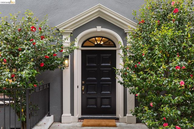 25 Stonewall Rd, Berkeley, CA 94705