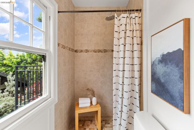 25 Stonewall Rd, Berkeley, CA 94705