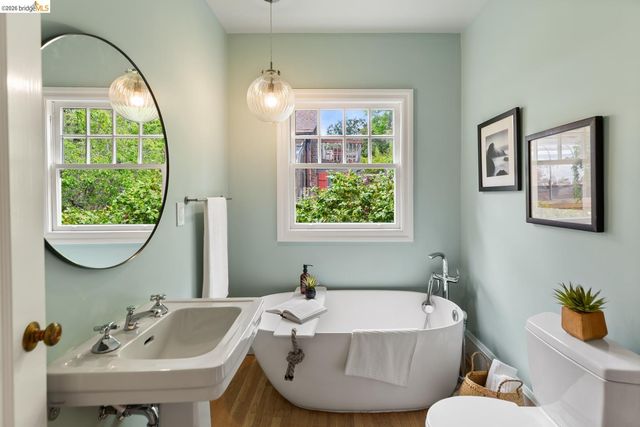 25 Stonewall Rd, Berkeley, CA 94705