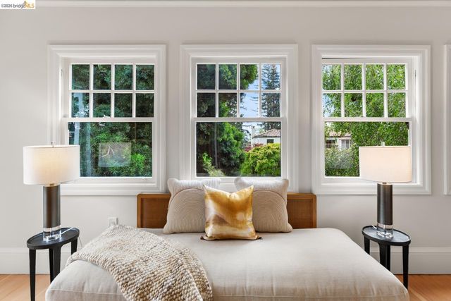 25 Stonewall Rd, Berkeley, CA 94705
