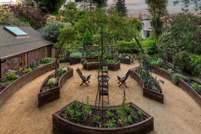 25 Stonewall Rd, Berkeley, CA 94705
