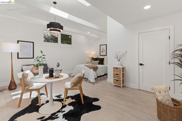 25 Stonewall Rd, Berkeley, CA 94705
