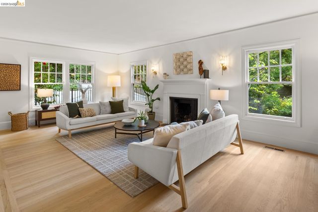 25 Stonewall Rd, Berkeley, CA 94705