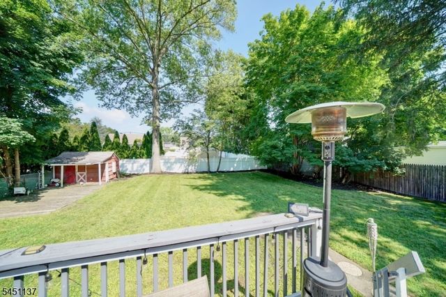 17 Orchard St, Pompton Lakes Boro, NJ 07442