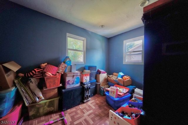 17 Orchard St, Pompton Lakes Boro, NJ 07442