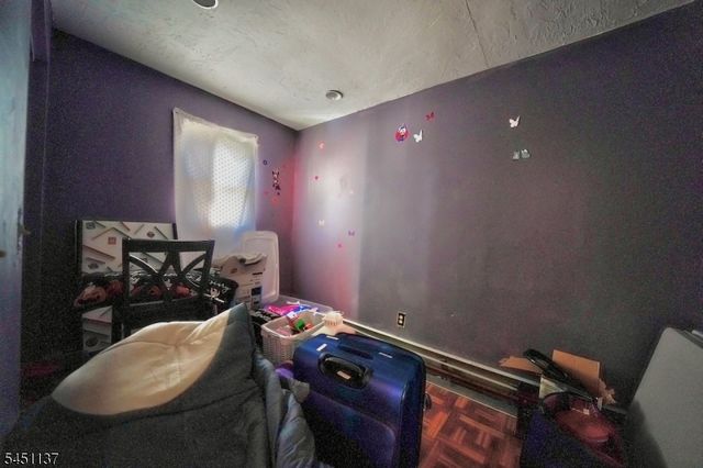 17 Orchard St, Pompton Lakes Boro, NJ 07442