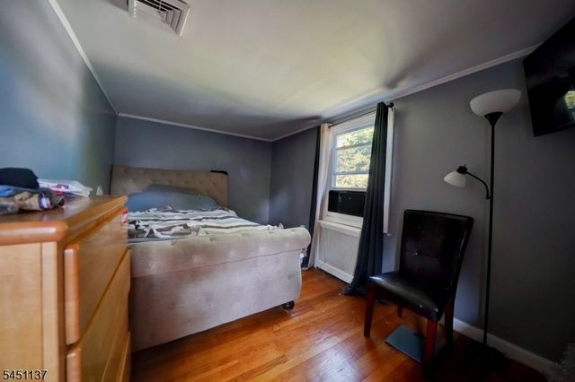 17 Orchard St, Pompton Lakes Boro, NJ 07442