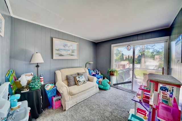 17 Orchard St, Pompton Lakes Boro, NJ 07442