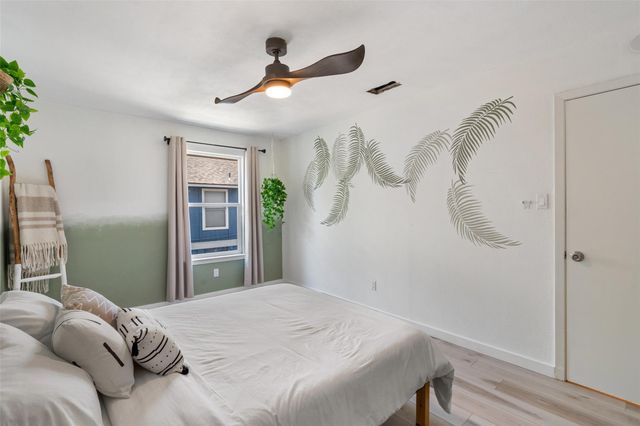 1307 Southport DR B, Austin, TX 78704