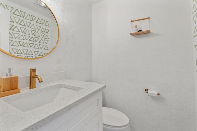 1307 Southport DR B, Austin, TX 78704