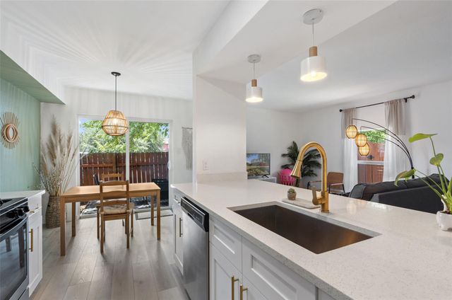 1307 Southport DR B, Austin, TX 78704