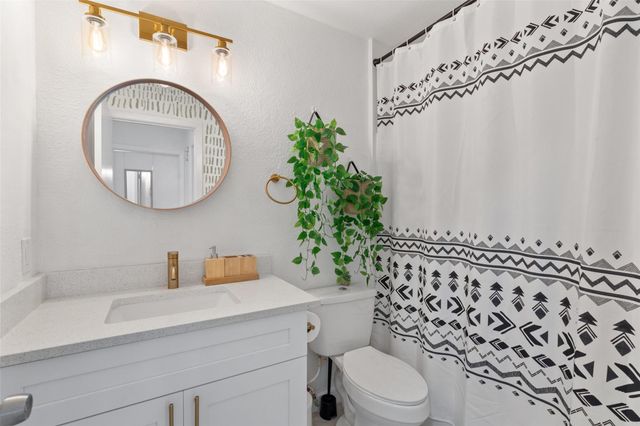 1307 Southport DR B, Austin, TX 78704